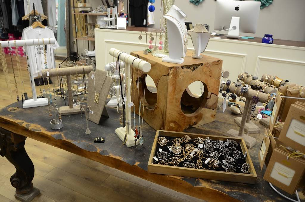 Sapphire on Spring Boutique | 326 Spring St, Jeffersonville, IN 47130, USA | Phone: (812) 920-0017