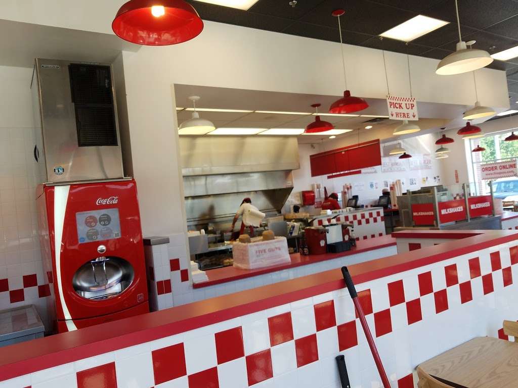 Five Guys | 9210 Rockville Rd, Indianapolis, IN 46234, USA | Phone: (317) 271-7377