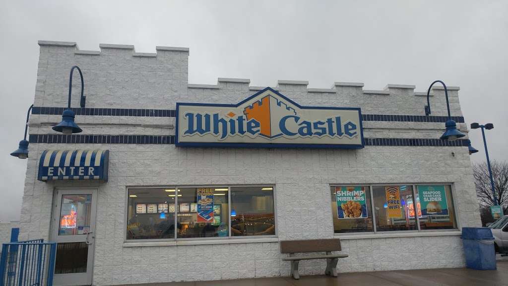 White Castle | 8801 W Market Square Dr, Daleville, IN 47334, USA | Phone: (765) 378-1179