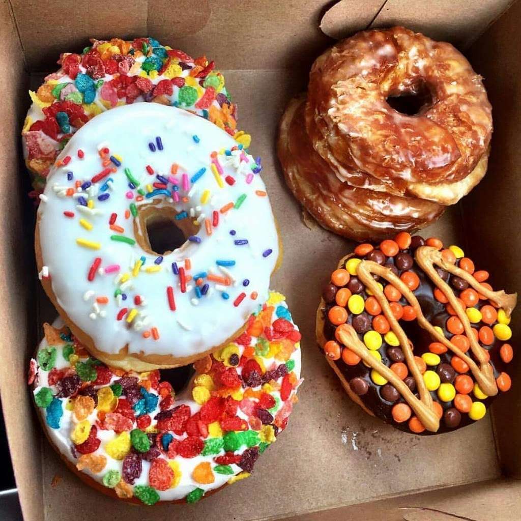 Donut Mania | 725 S Green Valley Pkwy #120, Henderson, NV 89052, USA | Phone: (702) 260-6434