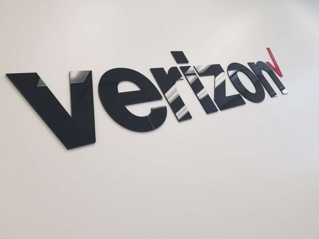 Verizon | 1447 Peterson Rd, Libertyville, IL 60048, USA | Phone: (224) 548-1265