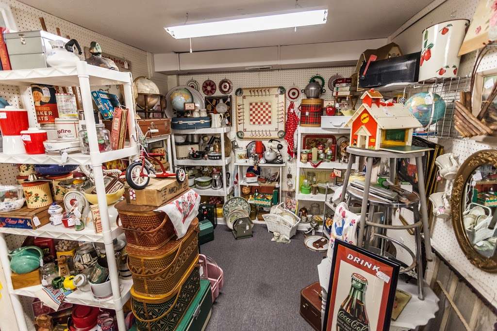 Liberty Antique Mall | 1005 MO-291, Liberty, MO 64068 | Phone: (816) 781-3190