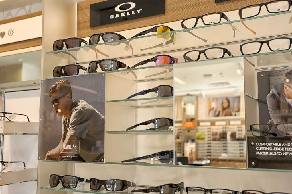 LensCrafters | 1142 S Delano Ct West, Chicago, IL 60605, USA | Phone: (312) 583-0499