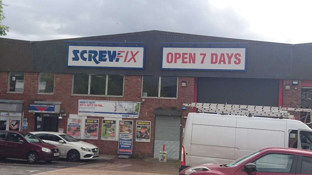 Screwfix | 73, Capitol Industrial Park, Colindale Ave, London NW9 0EQ, UK | Phone: 0333 011 2112