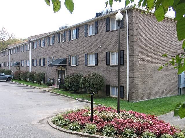 Iroquois Garden Apartments | 518 Iroquois Garden Dr, Louisville, KY 40214, USA | Phone: (502) 771-8610