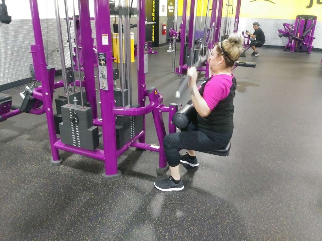 Planet Fitness | 6850 McCormick Blvd, Lincolnwood, IL 60712, USA | Phone: (847) 329-1010