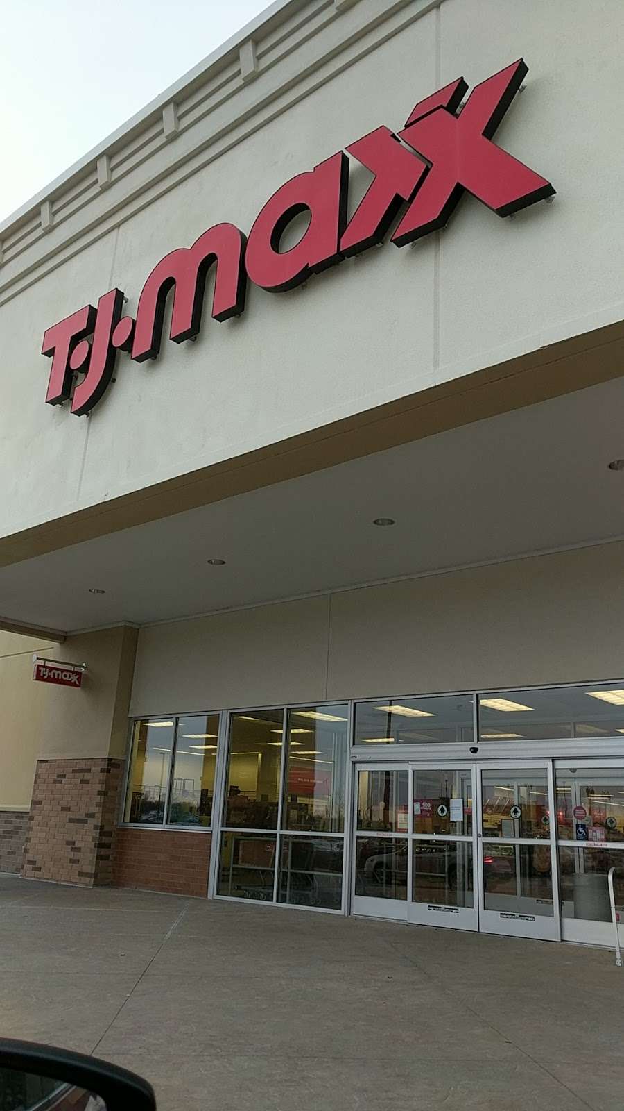 T.J. Maxx & HomeGoods | 1310 NE Coronado Dr, Blue Springs, MO 64014 | Phone: (816) 220-3698