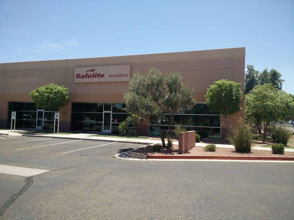 Safelite AutoGlass | 1595 N 113th Ave Ste 100, Avondale, AZ 85392, USA | Phone: (480) 696-6006