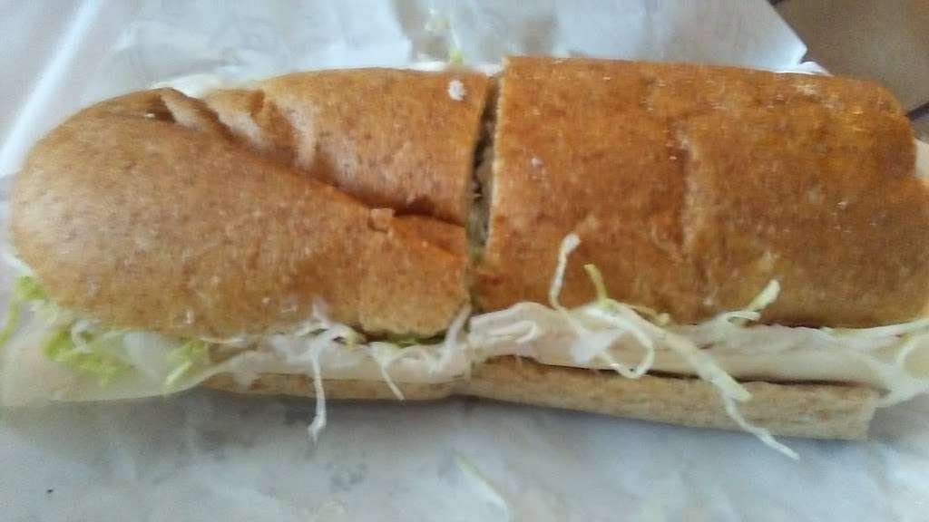 Mr Subs 3 | 1831 Paterson St, Rahway, NJ 07065, USA | Phone: (732) 381-7827