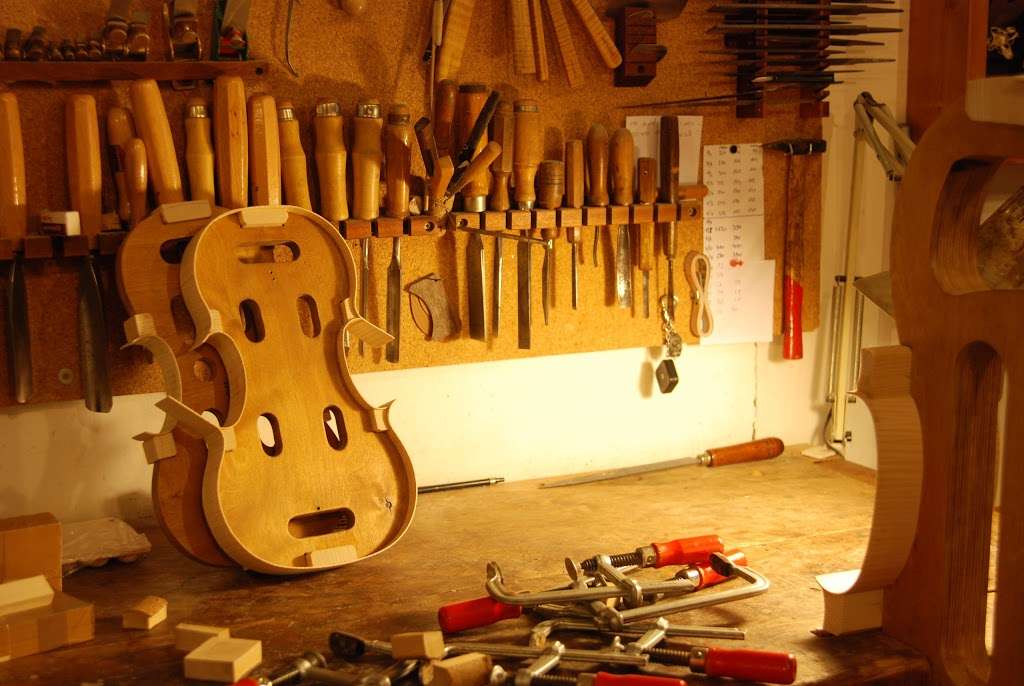 Steve Mason Luthiers & Violin | 3809 W 24th St, Lawrence, KS 66047, USA | Phone: (785) 841-0277