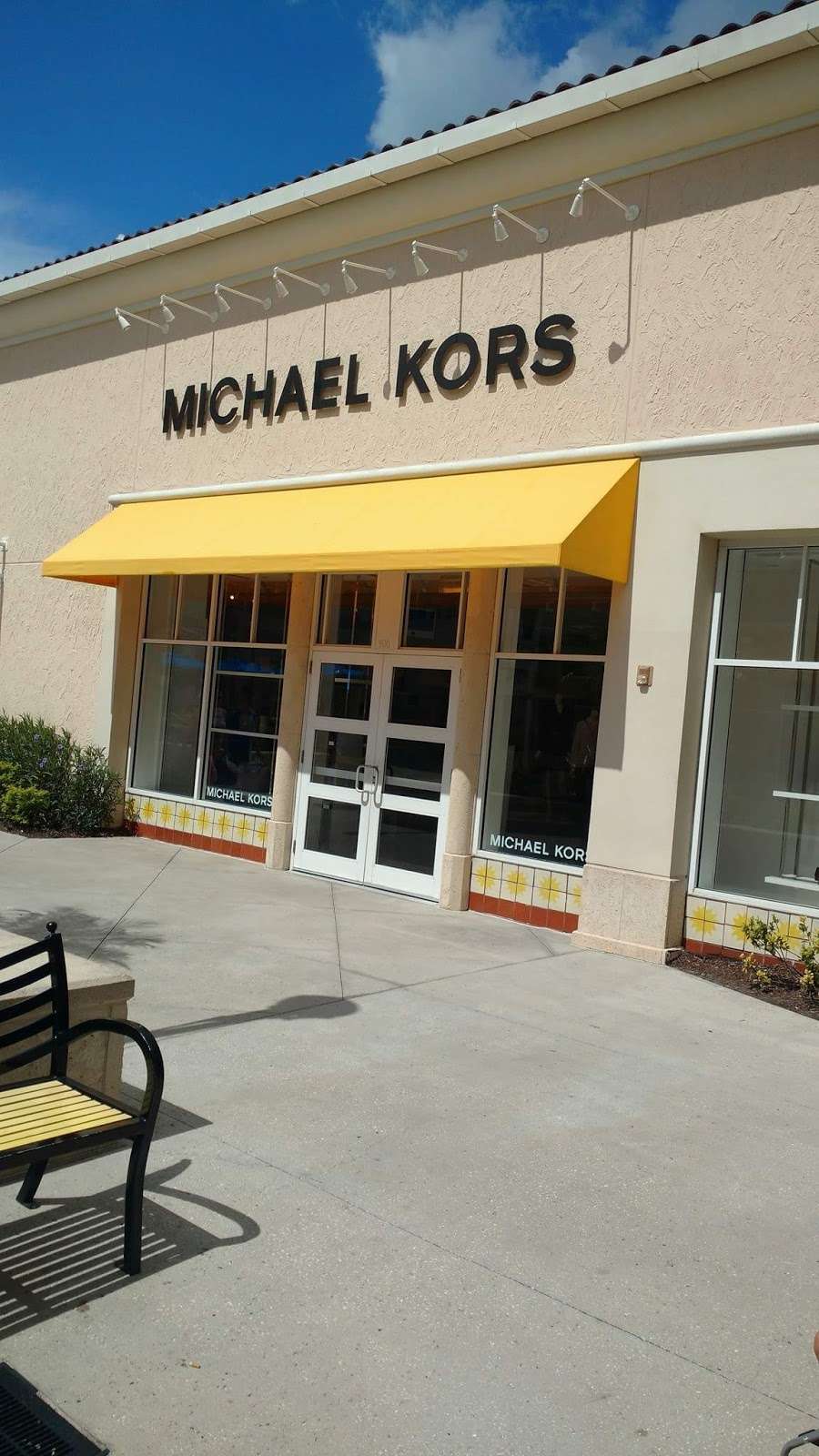 Michael Kors Outlet | 8200 Vineland Ave #900, Orlando, FL 32821, USA | Phone: (407) 238-9641