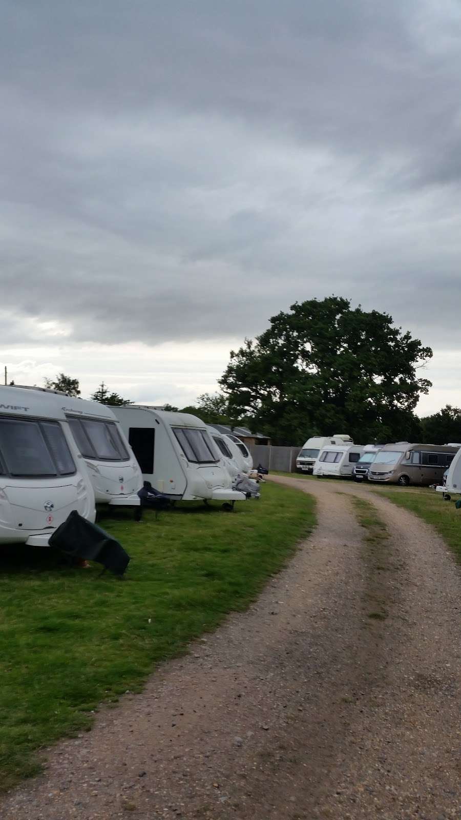 Caravan Storage | Pottersheath Rd, Codicote, Welwyn AL6 9SU, UK | Phone: 07788 752409