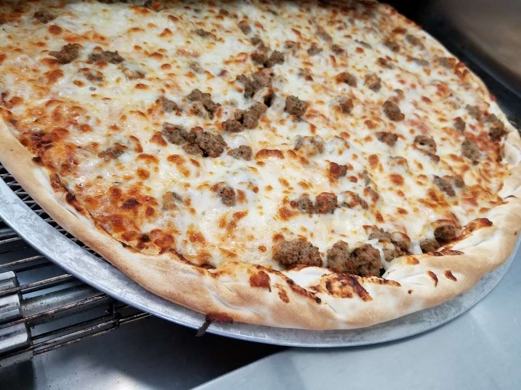 Chef Baldees Pizza | 100 S. James Street, @ Food Truck Central, Kansas City, KS 66118, USA | Phone: (913) 605-0988