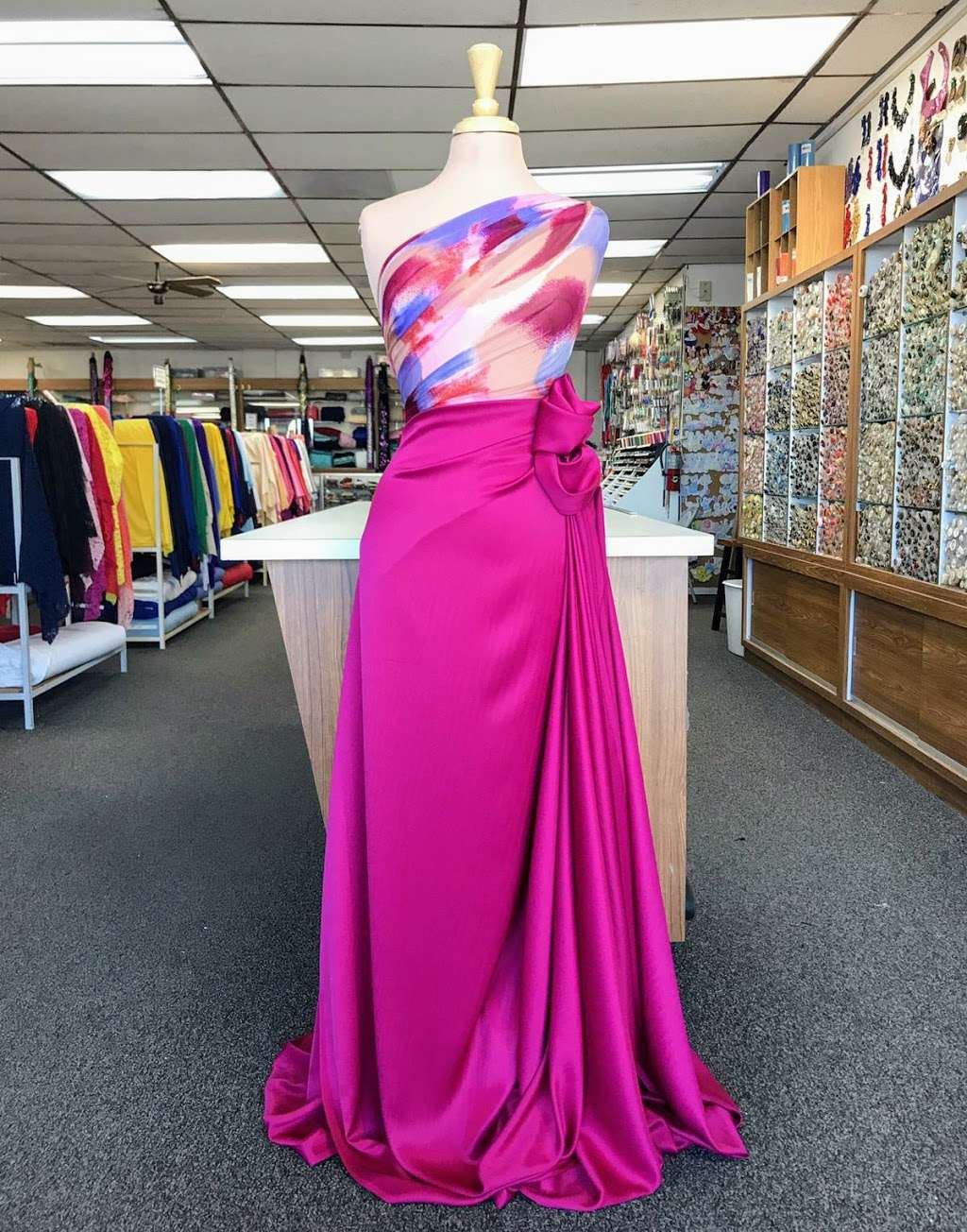 Fabrics World Hialeah | 5978 W 16th Ave, Hialeah, FL 33012, USA | Phone: (305) 558-6679