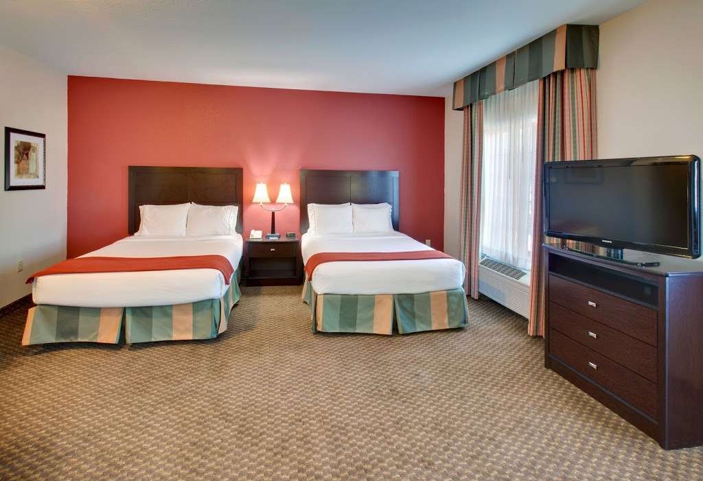 Holiday Inn Express & Suites Pleasant Prairie / Kenosha | 7887 94th Ave, Pleasant Prairie, WI 53158, USA | Phone: (262) 942-6000