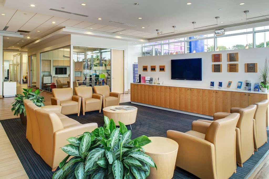 Fields Volvo Cars Northfield | 770 Frontage Rd, Northfield, IL 60093, USA | Phone: (847) 831-2100