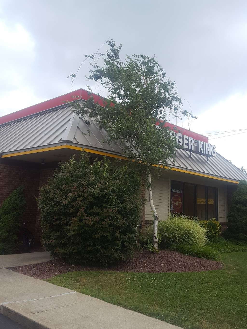 Burger King | 800 Lonsdale Ave, Central Falls, RI 02863, USA | Phone: (401) 725-6622