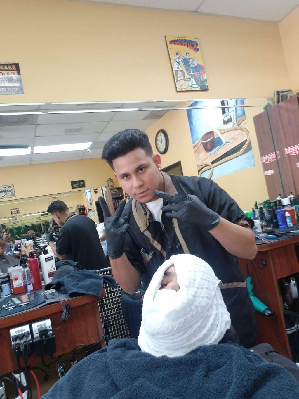 Benjiminz Barber | 4068 Forest Hill Blvd # 4, Palm Springs, FL 33406, USA | Phone: (561) 642-6046