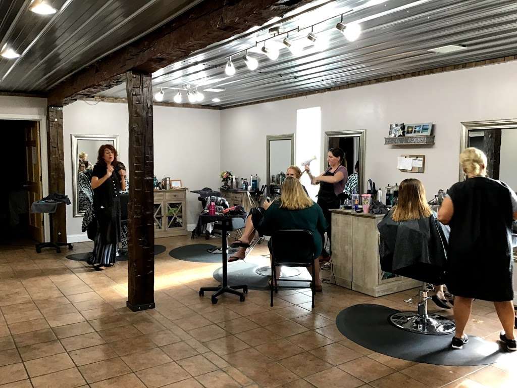 Genesis Salon | 3345 Commerce Dr, Columbus, IN 47201, USA | Phone: (812) 552-5989