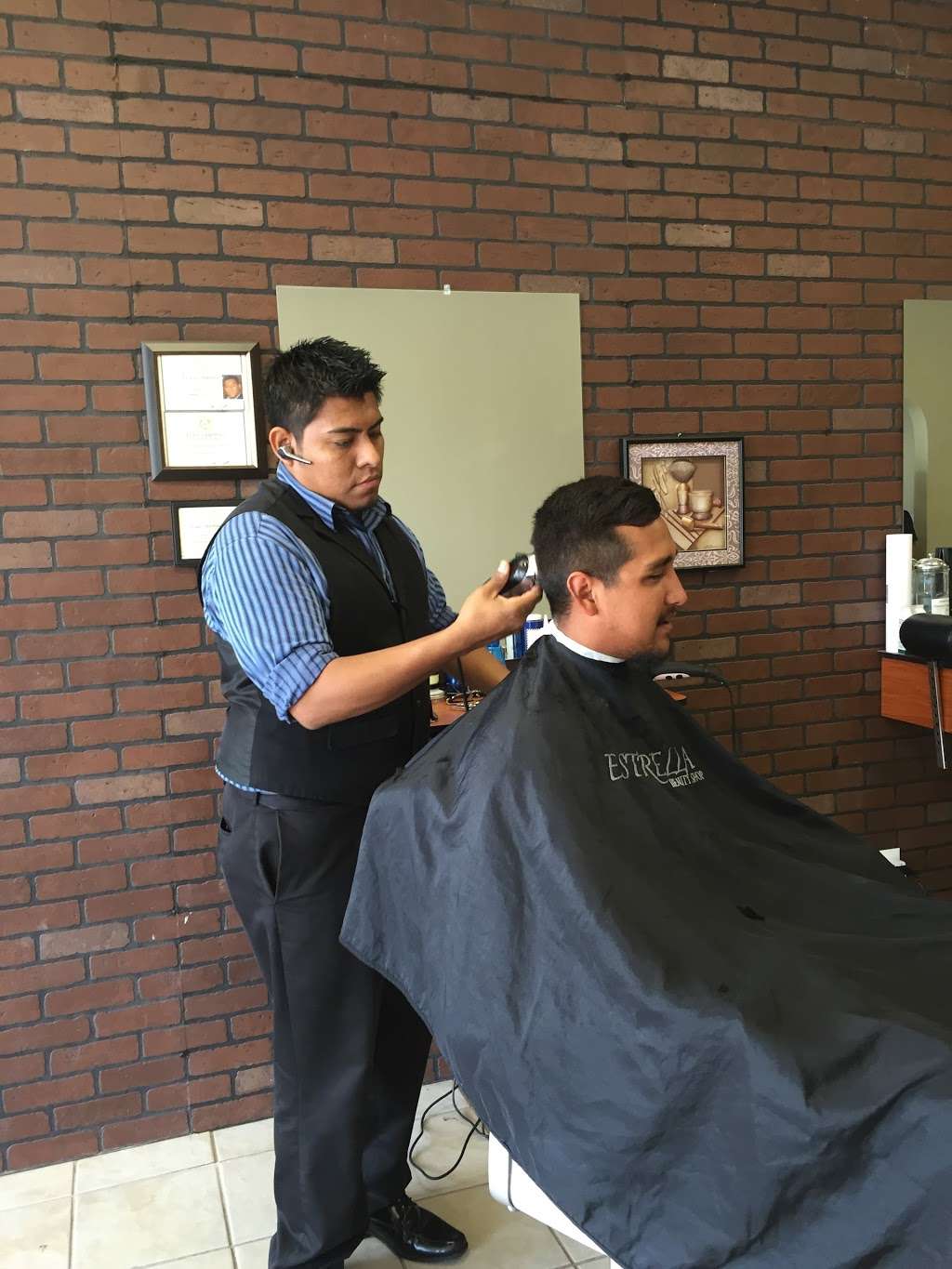 Estrella Barbershop | 6500 FM 2100 #240, Crosby, TX 77532, USA | Phone: (281) 462-7005