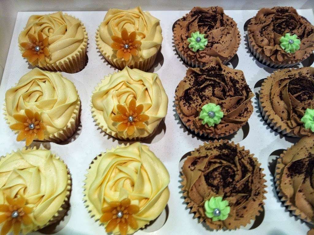 BellaBoos Cupcake | 9 Phillips Cl, Crawley RH10 7NP, UK | Phone: 07905 394028