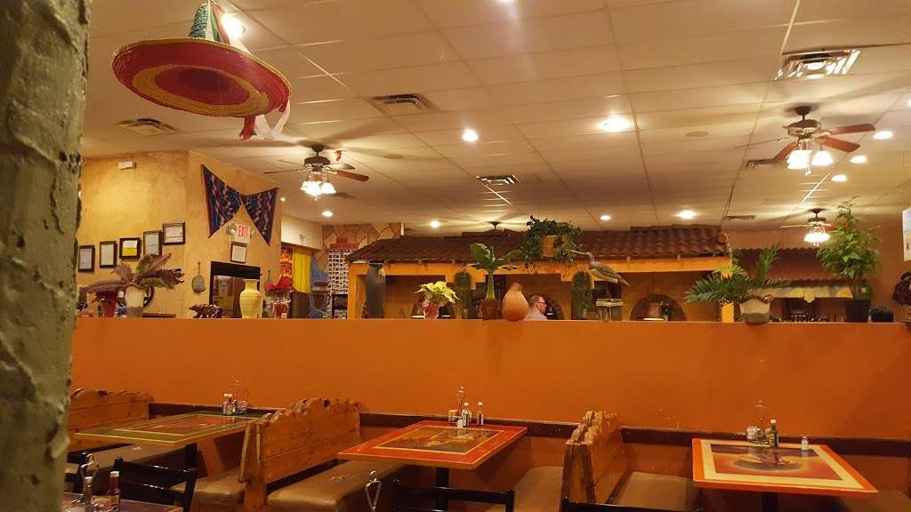 El Maguey Mexican Restaurant | 7831 N Oak Trafficway, Kansas City, MO 64118, USA | Phone: (816) 468-0077