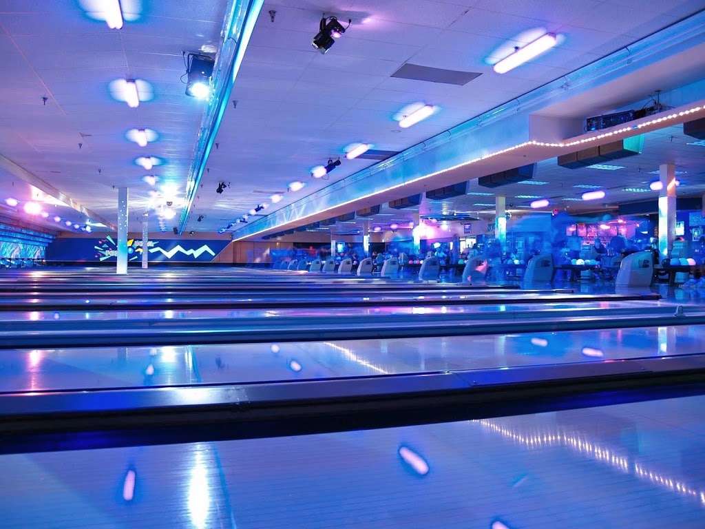 Fox Bowl | 1101 Butterfield Rd, Wheaton, IL 60189 | Phone: (630) 690-2400