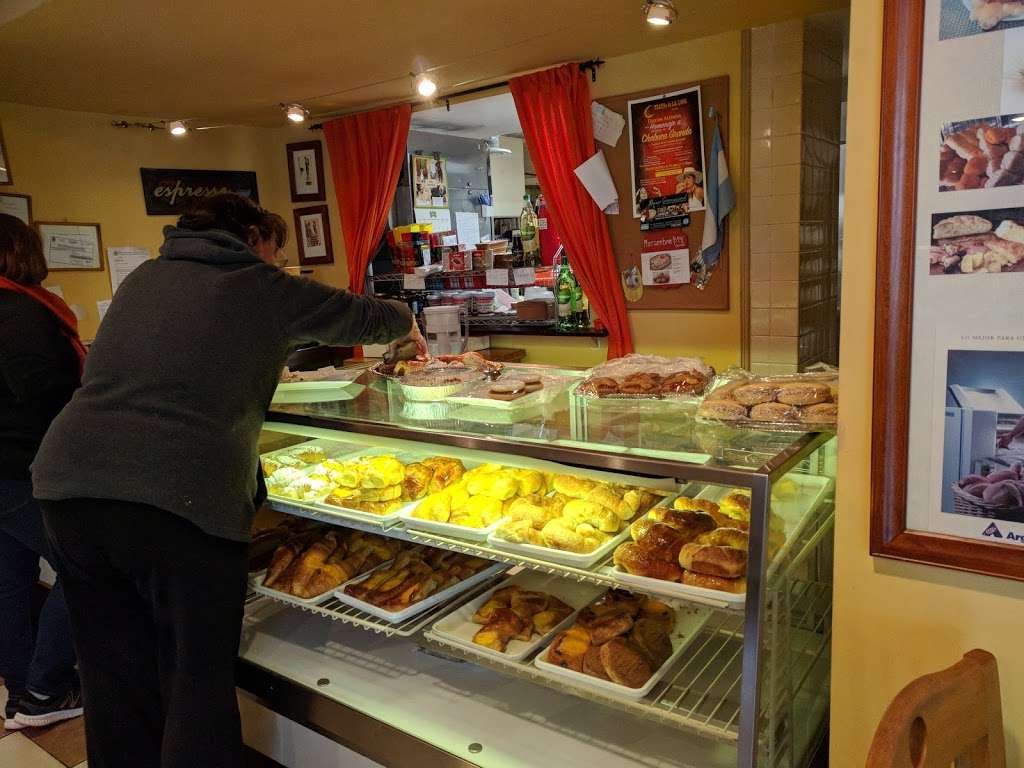 Tango Pastry | 6100 Richmond Hwy, Alexandria, VA 22303, USA | Phone: (703) 477-2577