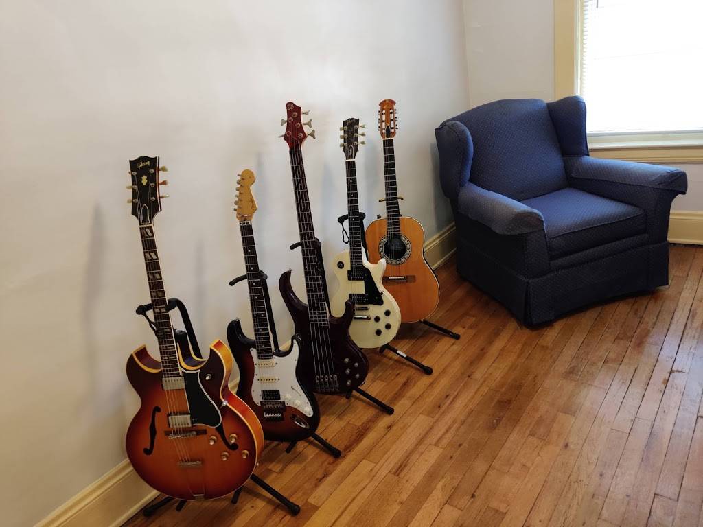 Cleveland Guitar and Bass Lessons with Eric Hankinson | 15111 Clifton Blvd, Lakewood, OH 44107, USA | Phone: (216) 385-9390