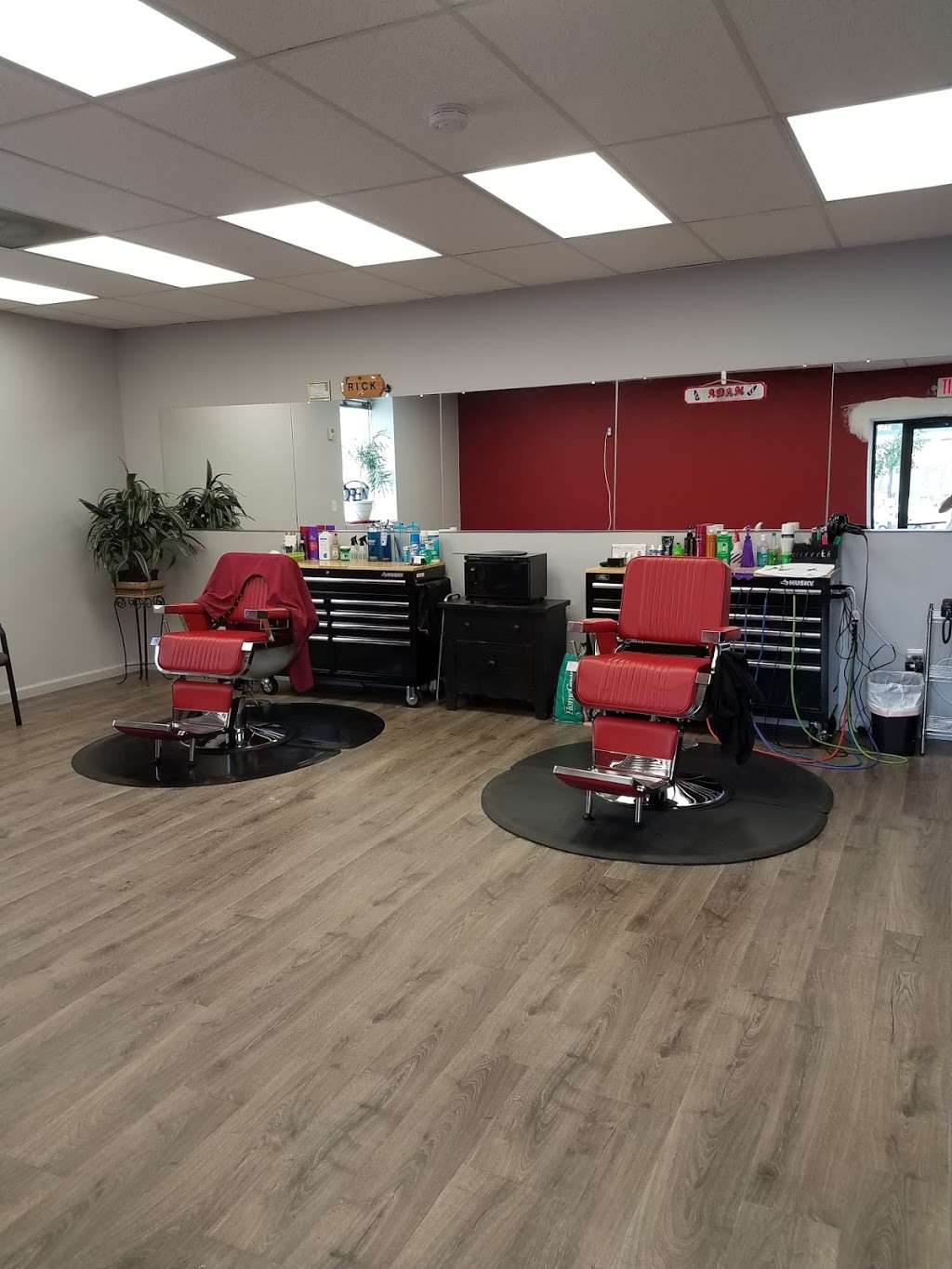 First class barbershop | 1000 N Salisbury Blvd, Salisbury, MD 21801, USA | Phone: (443) 358-5333