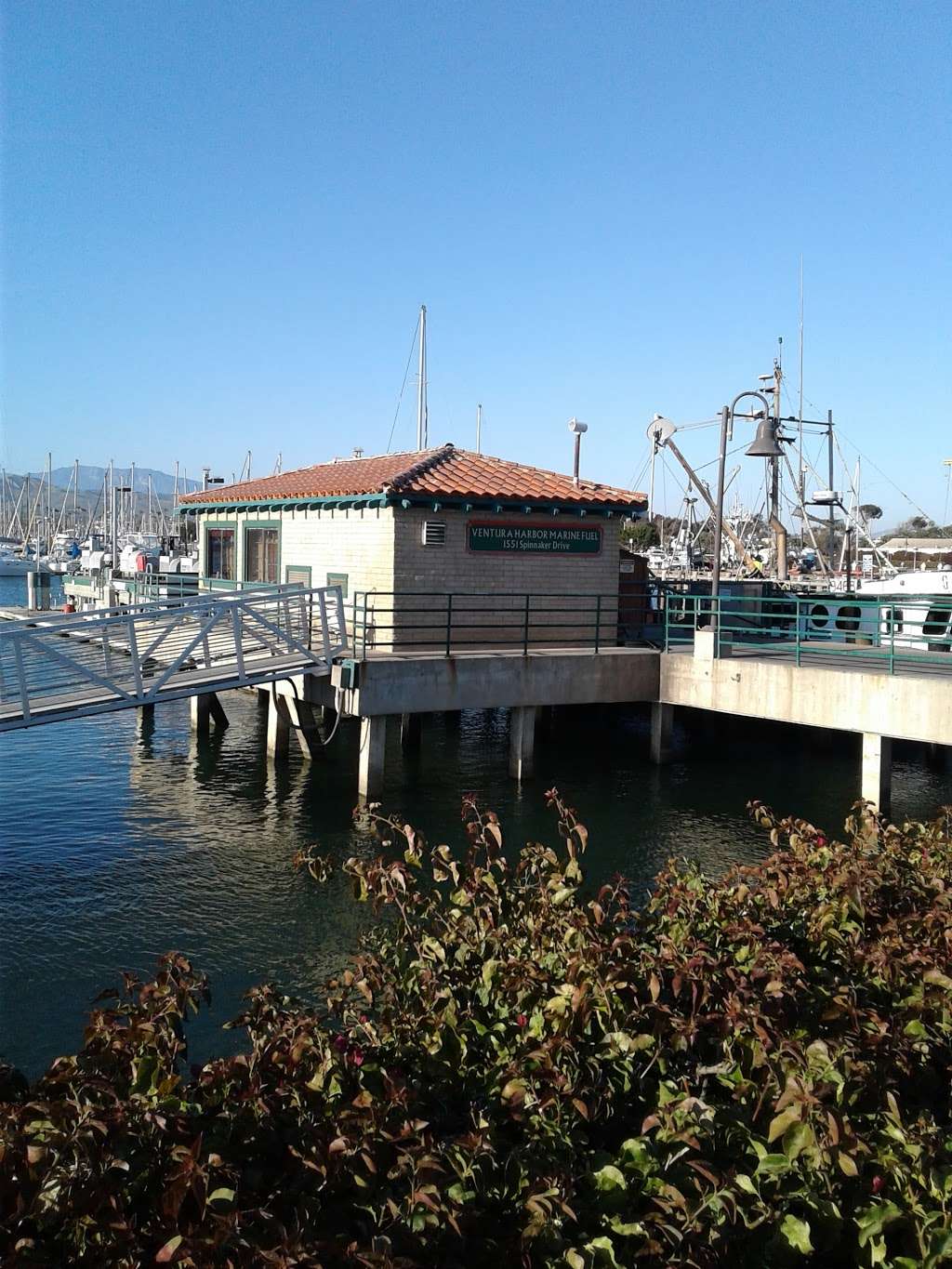 Ventura Harbor Marine Fuel Inc | 1551 Spinnaker Dr, Ventura, CA 93001, USA | Phone: (805) 644-4046