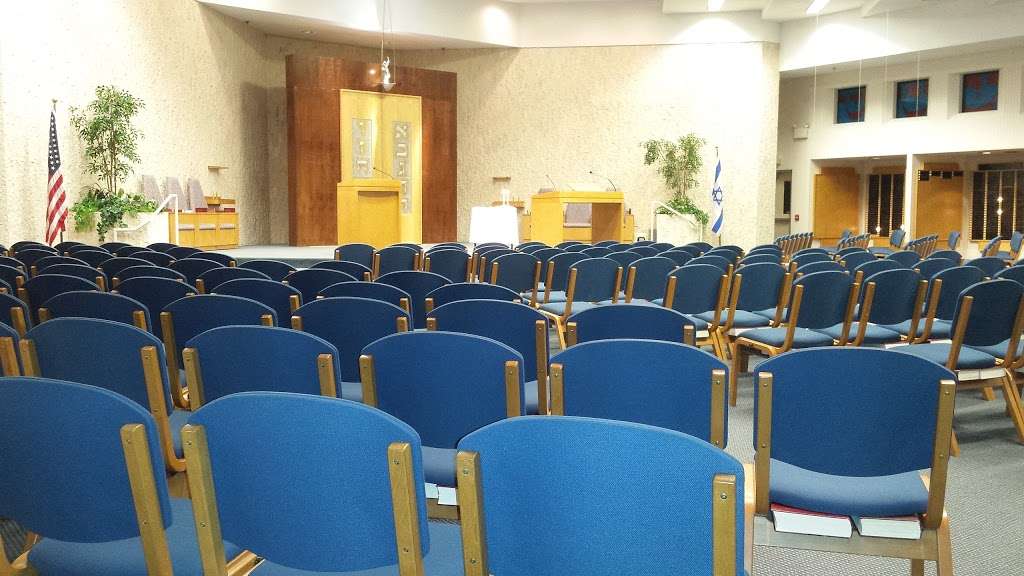 Congregation Beth Shalom | 772 W 5th Ave, Naperville, IL 60563, USA | Phone: (630) 961-1818