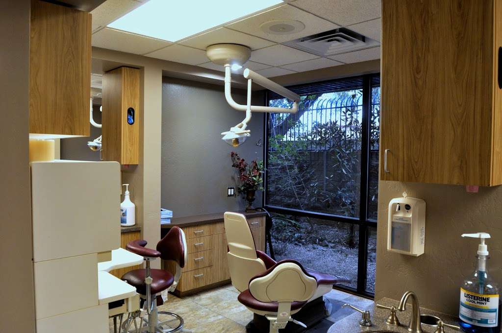 Dr Jason Augustine DDS - Periodontist & Dental Surgeon | 4025 W Bell Rd Suite #4, Phoenix, AZ 85053, USA | Phone: (602) 899-2154