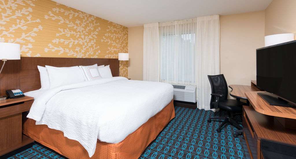 Fairfield Inn & Suites by Marriott Orlando Kissimmee/Celebration | 6073 W Irlo Bronson Memorial Hwy, Kissimmee, FL 34747, USA | Phone: (407) 390-1532