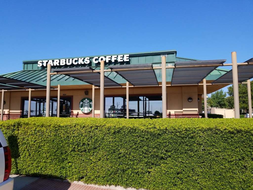 Starbucks | 3525 Grapevine Mills Pkwy, Grapevine, TX 76051, USA | Phone: (972) 874-1394