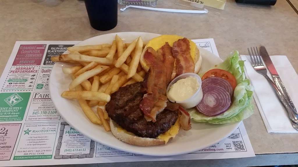Putnam Diner and Restaurant | 2600 NY-22, Patterson, NY 12563, USA | Phone: (845) 878-8000