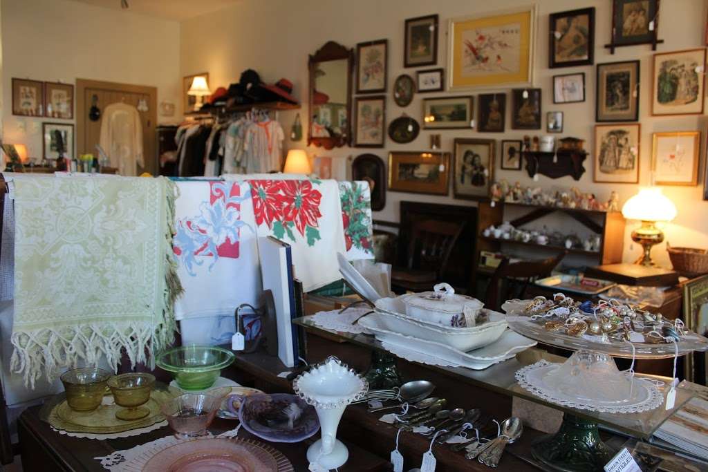 Main Street Antiques | 2 W Main St, Strasburg, PA 17579, USA | Phone: (717) 598-6694