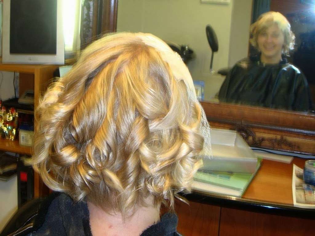 Josies Hair Salon | 2965 South Ct, Palo Alto, CA 94306, USA | Phone: (650) 494-1153