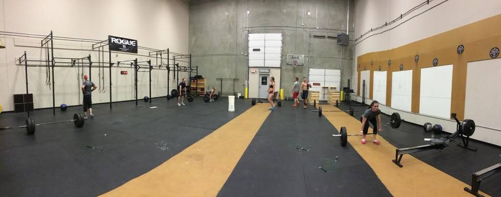 CrossFit Ten Twenty | 22 Gateway Commerce Center Dr W Ste 108, Edwardsville, IL 62025, USA | Phone: (314) 471-9985