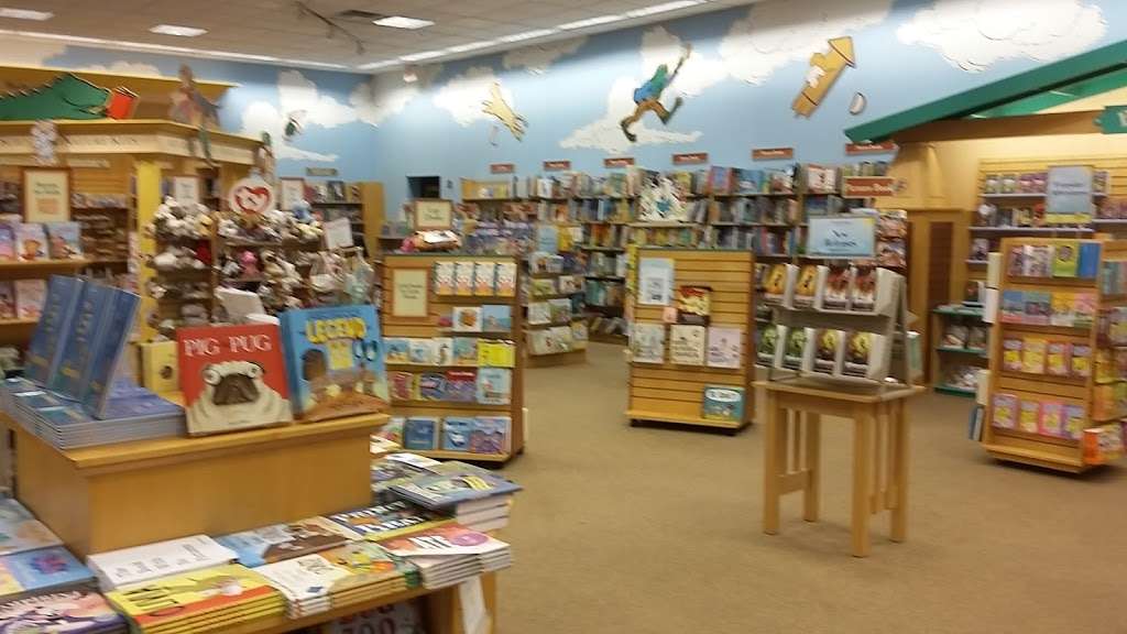 Barnes & Noble | 3651 Richmond Hwy, Alexandria, VA 22305, USA | Phone: (703) 299-9124