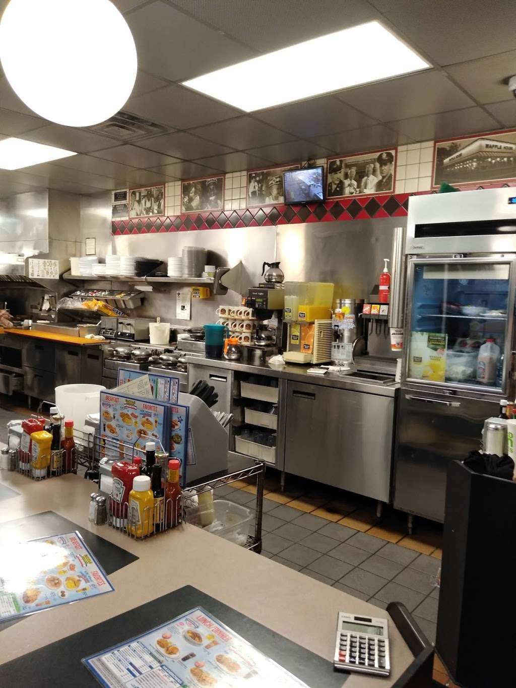 Waffle House | 1245 US Highway 321 NW, Hickory, NC 28601, USA | Phone: (828) 324-4004