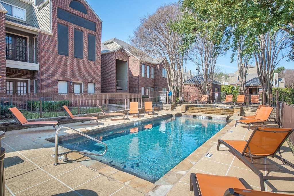 Lakewood on the Trail Apartments | 101 N Brookside Dr, Dallas, TX 75214, USA | Phone: (855) 462-4359