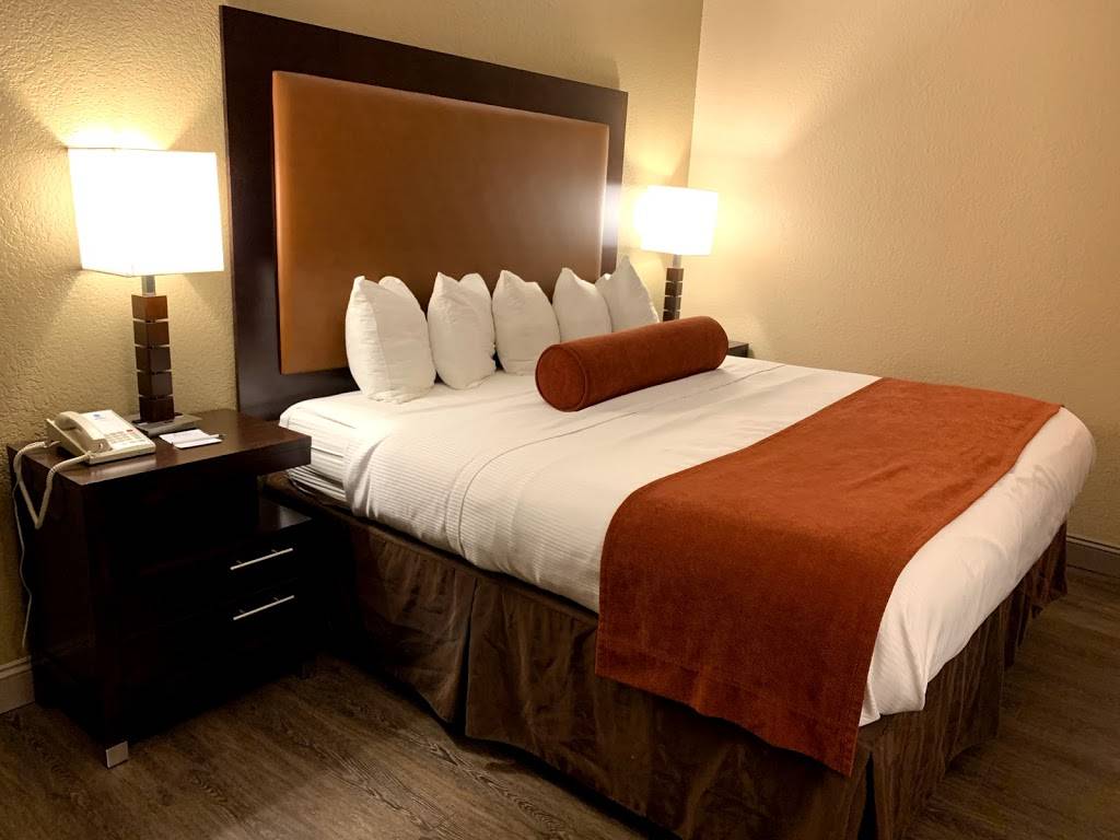Best Western Crossroads of the Bluffs | 2216 27th Ave, Council Bluffs, IA 51501, USA | Phone: (712) 322-3150