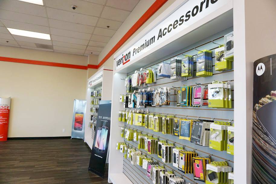 Verizon Authorized Retailer – Victra | 22618 Hwy 99 Suite 104, Edmonds, WA 98026, USA | Phone: (425) 774-3130