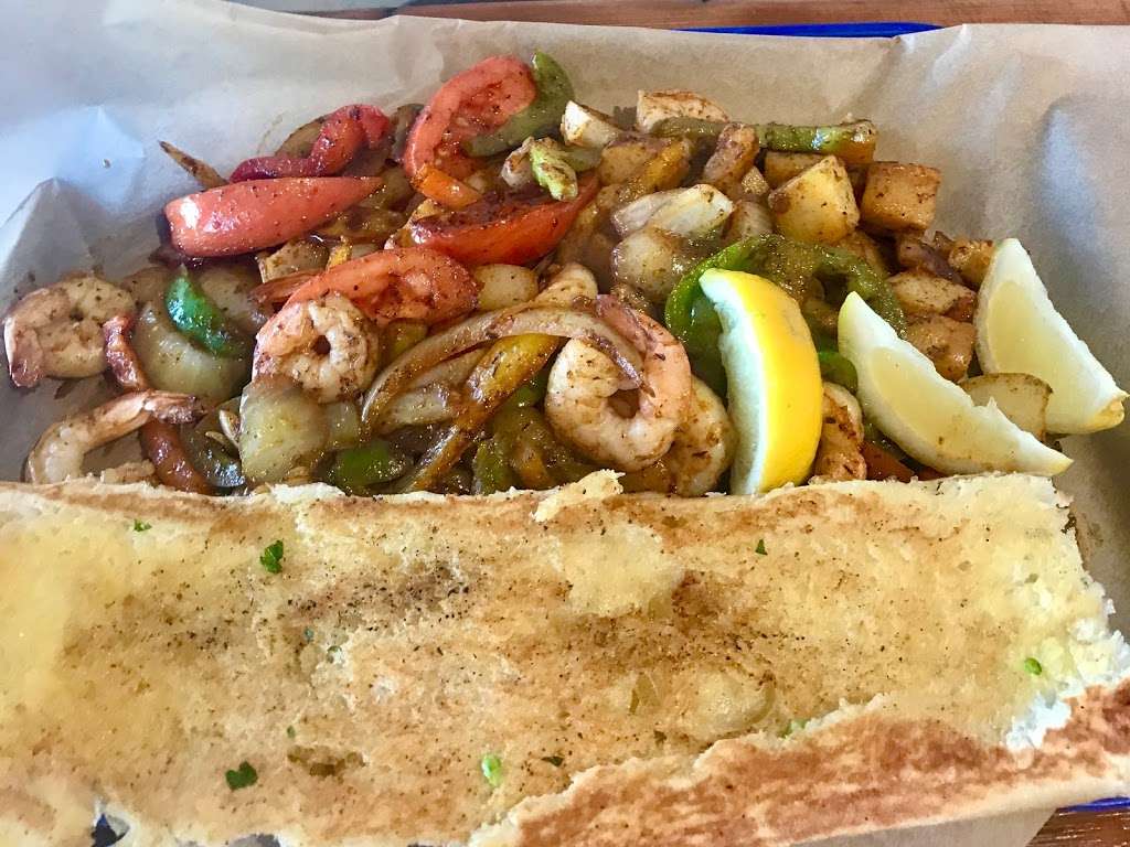 San Pedro Fish Market Grille | 1313 Sepulveda Blvd, Torrance, CA 90501, USA | Phone: (424) 263-5864