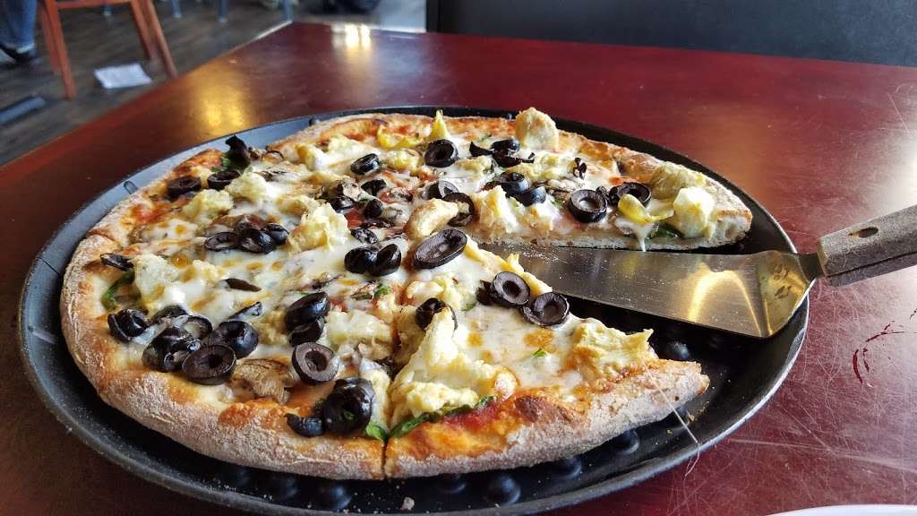 Luigis Pizzeria | Pier 39, Building M, Level, 2, San Francisco, CA 94103 | Phone: (415) 433-0400