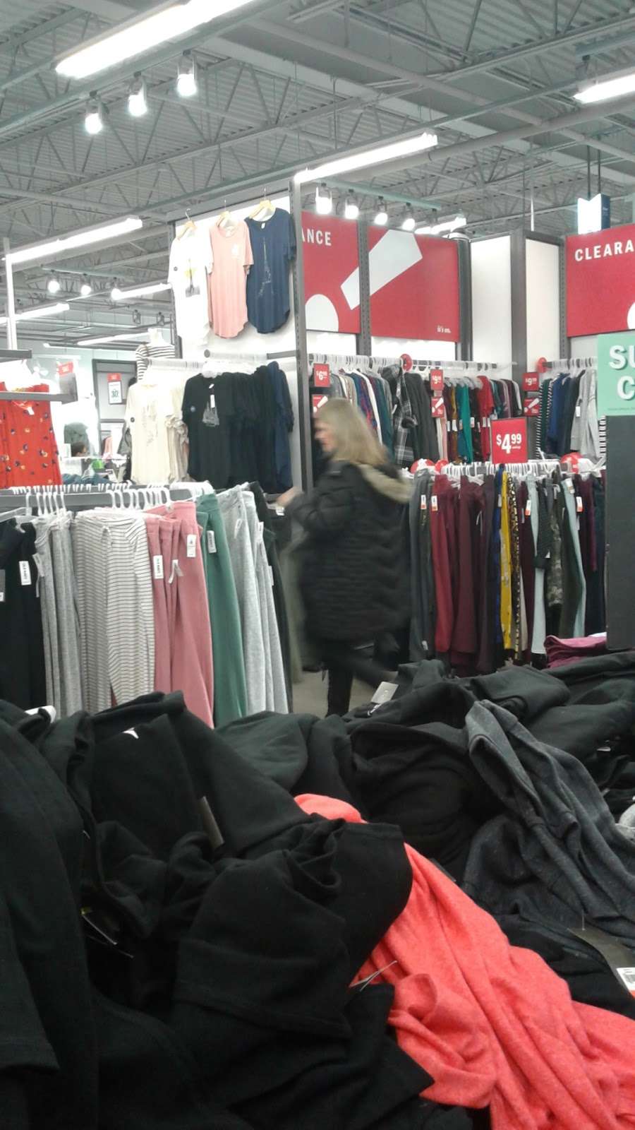 Old Navy Outlet 100 Premium Outlets Dr SUITE 600, Blackwood, NJ 08012