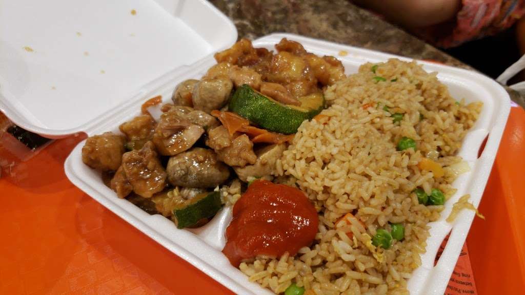 Tobu Asian Eatery | The Galeria at Fort Lauderdale, 2380 E Sunrise Blvd, Fort Lauderdale, FL 33304, USA | Phone: (786) 537-2772