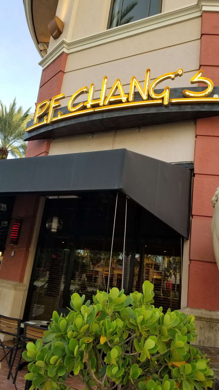 P.F. Changs | 2418 E Sunrise Blvd, Fort Lauderdale, FL 33304, USA | Phone: (954) 565-5877