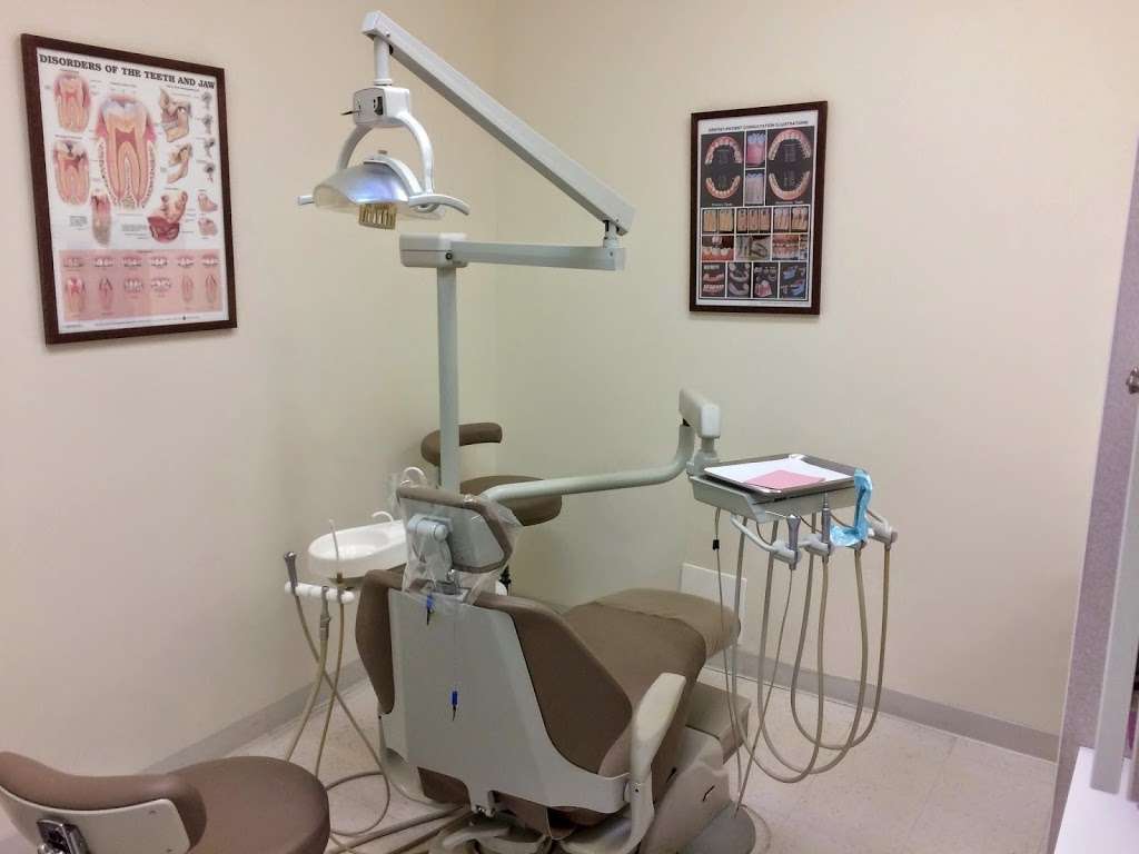 Hoadly Parkway Dental Care | 12701 Galveston Ct, Manassas, VA 20112, USA | Phone: (703) 670-0202
